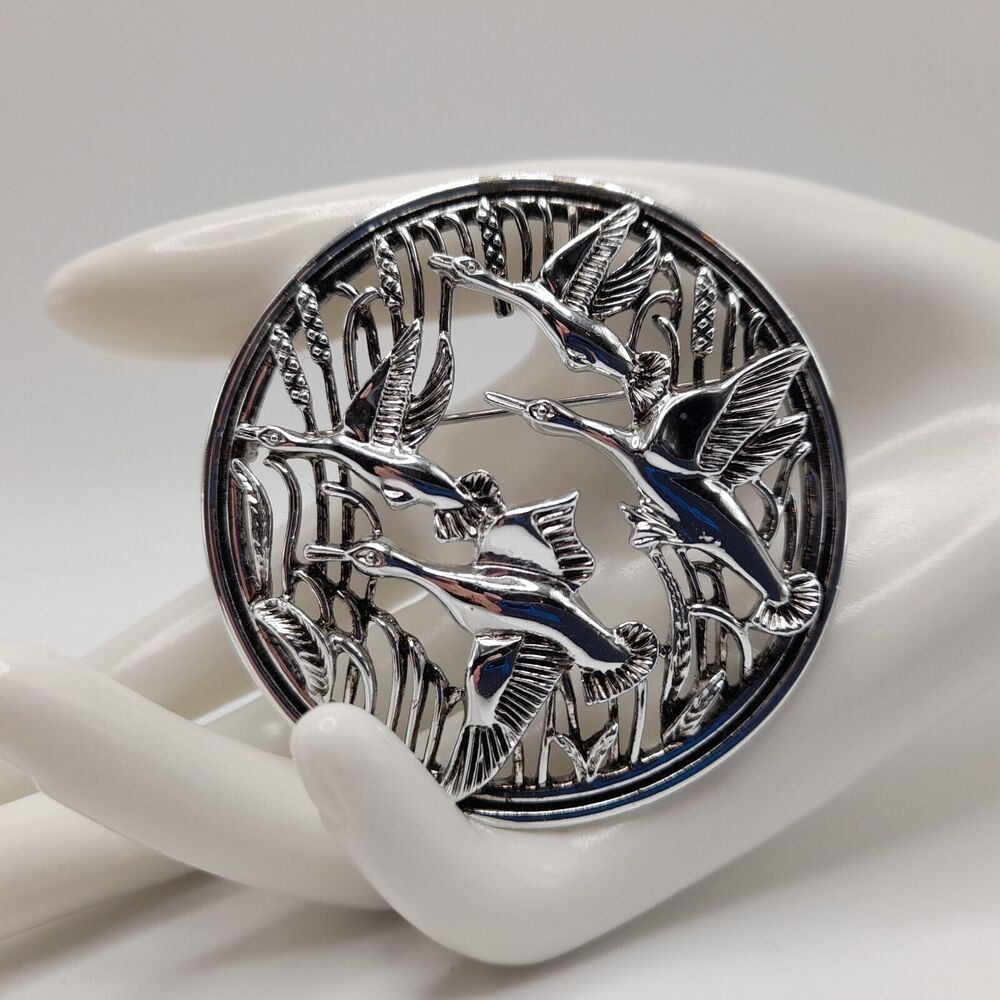 Vintage Sarah Coventry Flying Ducks Brooch Pendant Silver Tone Wildlife